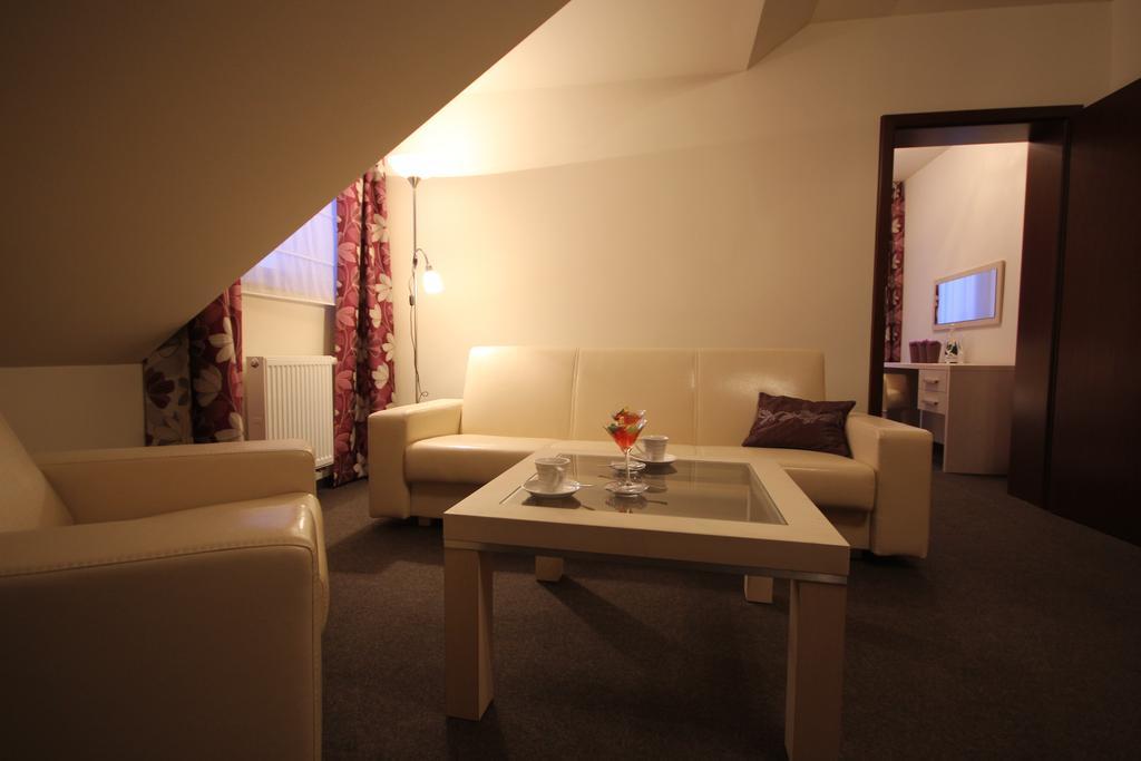 Biala Akacja Resort & Business Prudnik Habitación foto